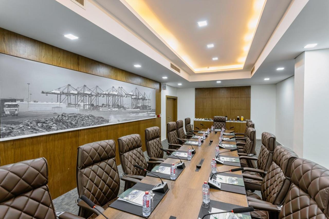Alisa Hotel Tema Luaran gambar