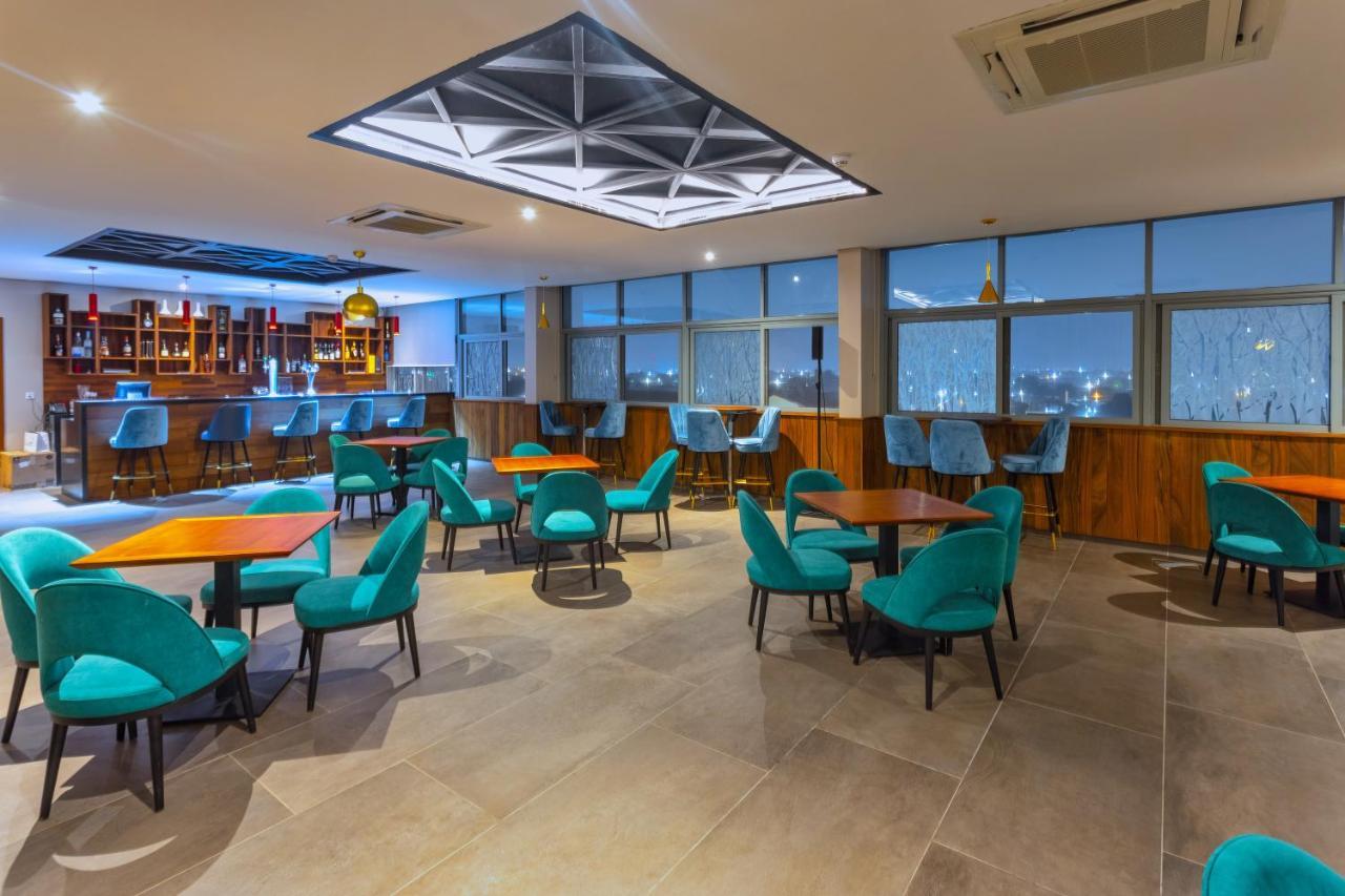 Alisa Hotel Tema Luaran gambar