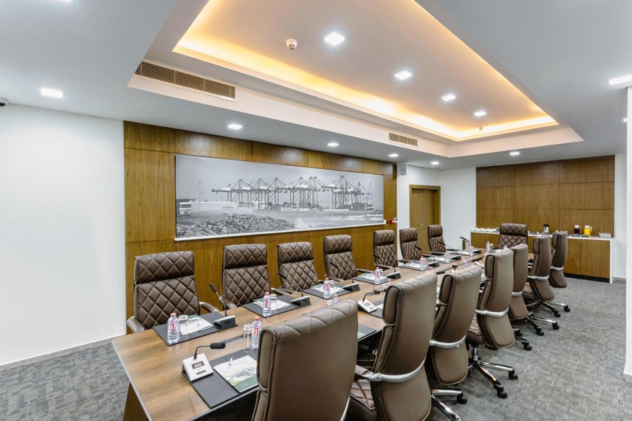 Alisa Hotel Tema Luaran gambar